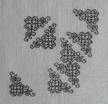 [simple flower] 参考になる本はあまりなく、それまでは苦心していたﾘﾊﾞｰｼﾌﾞﾙ。ある日、突然、表裏を同一に刺すための理論に気づき、まずは簡単なものをﾃﾞｻﾞｲﾝしてみました。